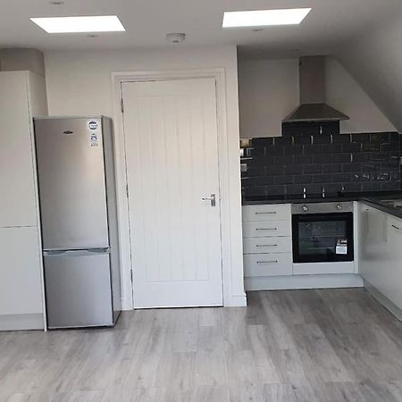 Orchid Lodge - Two Bed Generous Flat - Parking, Netflix, Wifi - Close To Blenheim Palace & Oxford - F4 Kidlington Dış mekan fotoğraf